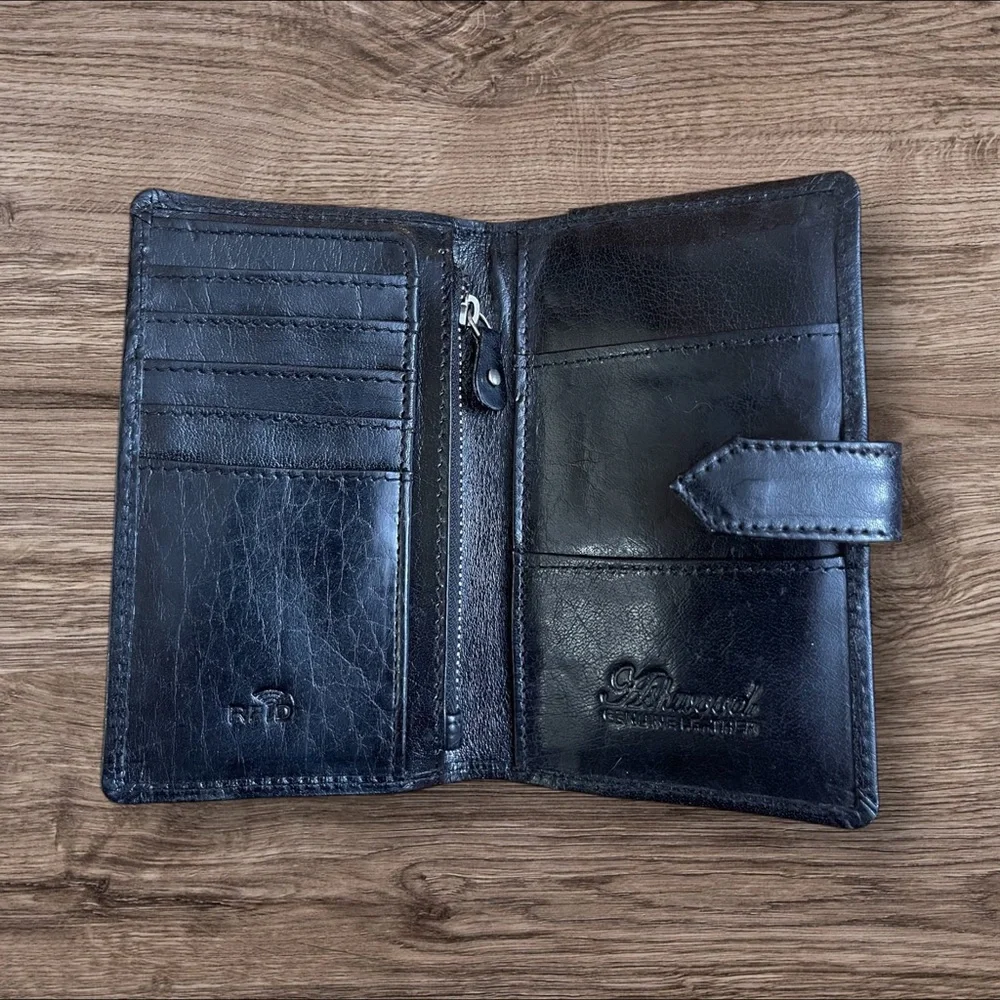 ASHWOOD Black Leather‎ Bilfold Button Closure with RFID technology.